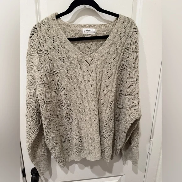 CARLY JEAN LOS ANGELES CJLA Knit V-Neck Sweater - Picture 1 of 6